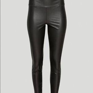 Aritzia / Wilfred - Vegan Leather Daria Pants